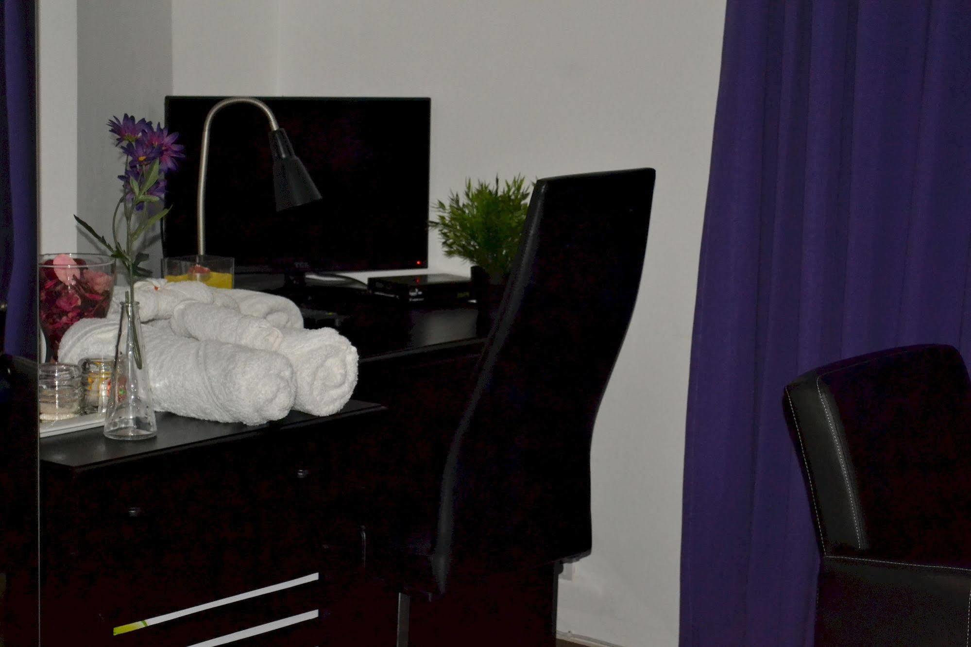 Oyo 437 Amali Residence Нюджгода Екстериор снимка